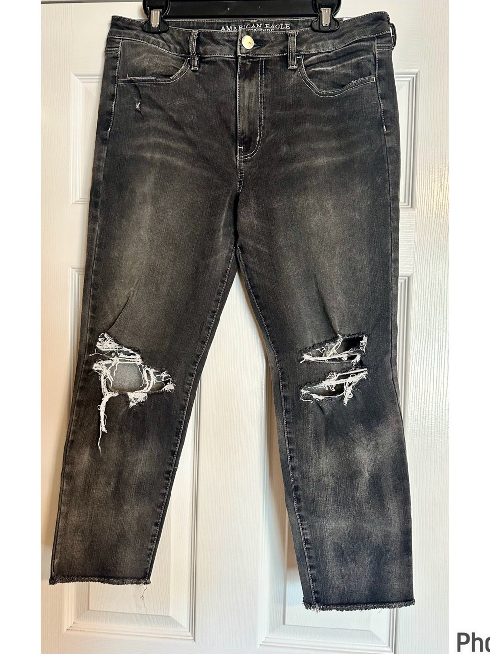 American Eagle Outfitters faded black distressed Hi-Rise Jegging Crop